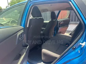Toyota Corolla LE 4dr Sedan (1.8L 4cyl CVT) 2017 Blue