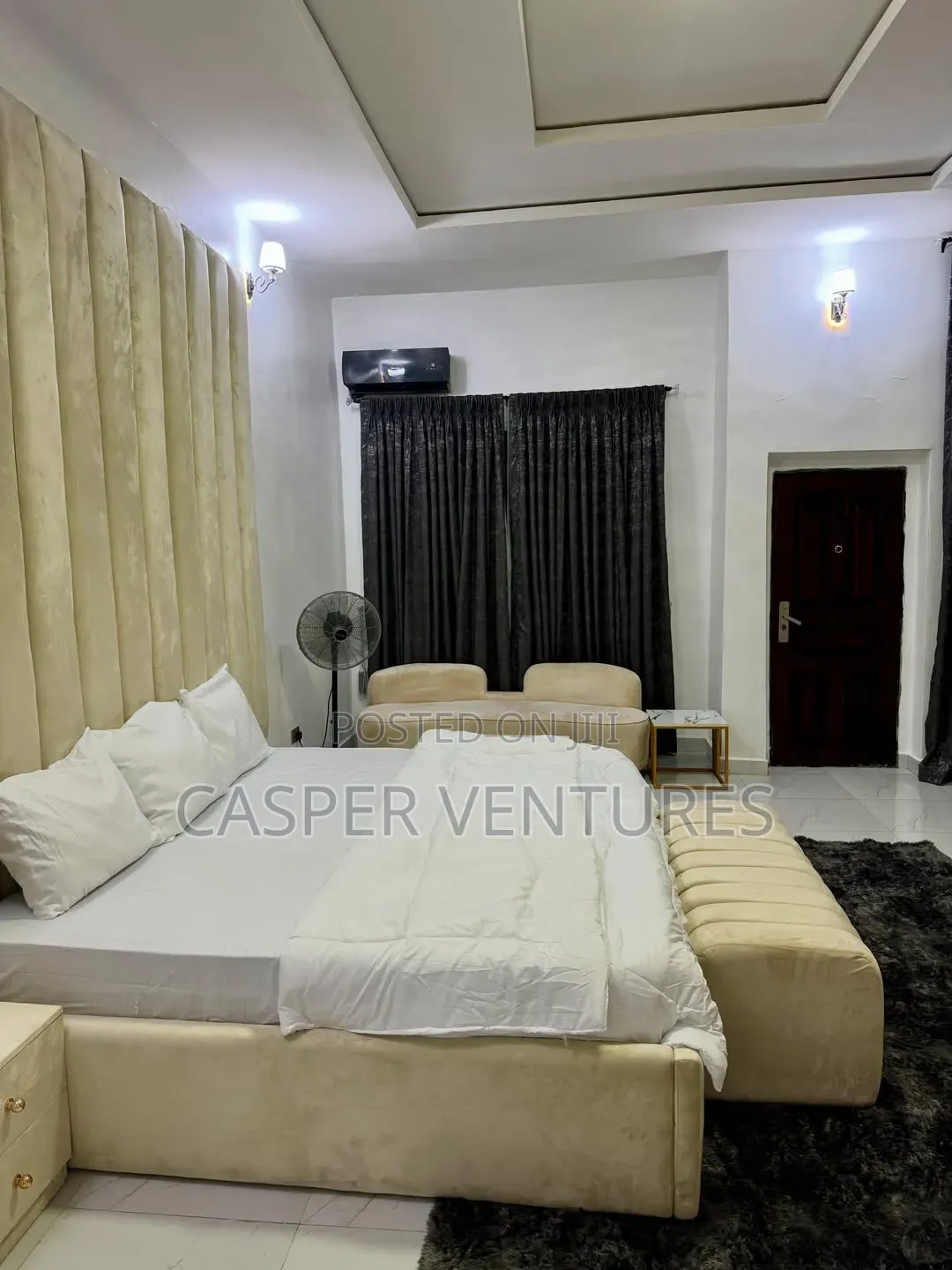 An Exquisite Luxurious Masterbedroom