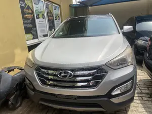 Hyundai Santa Fe 2013 White