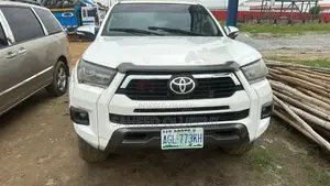 Toyota Hilux 2012 White