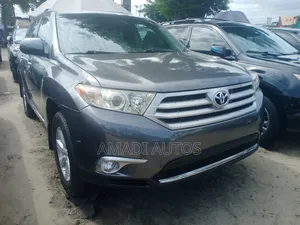 Toyota Highlander 3.5L 4WD 2013 Gray