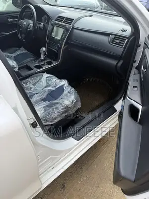 Toyota Camry SE w/Special Edition Pkg (2.5L 4cyl 6A) 2016 White