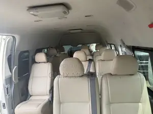 Toyota HiAce 2015 White