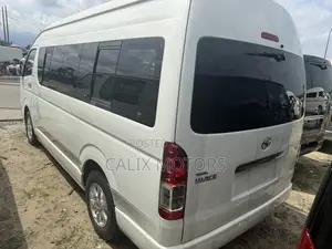 Toyota HiAce 2015 White