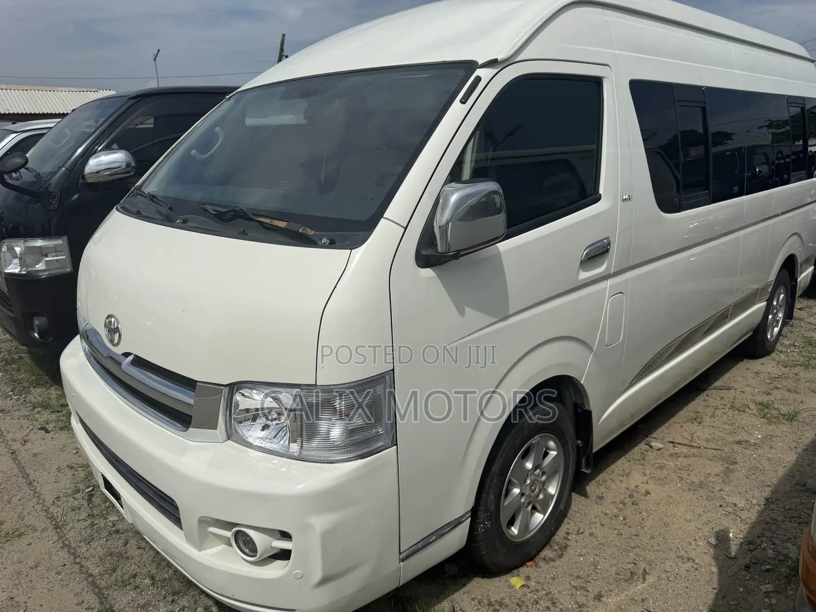 Toyota HiAce 2015 White
