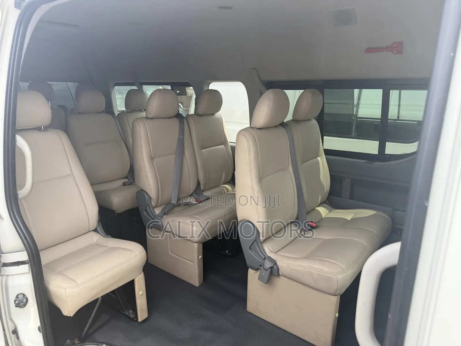 Toyota HiAce 2015 White