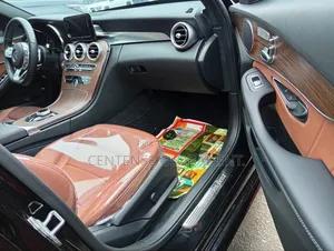 Mercedes-Benz C300 2019 Black