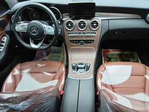 Mercedes-Benz C300 2019 Black
