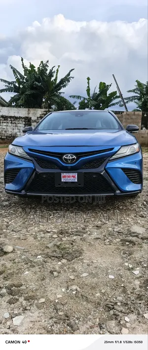 Toyota Camry 2018 Blue