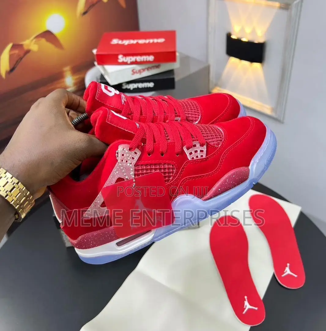 Nike Not Your Regular 