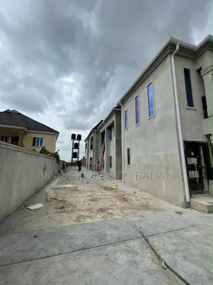 2bdrm Apartment in Kolapo Ishola Gra, Akobo for rent