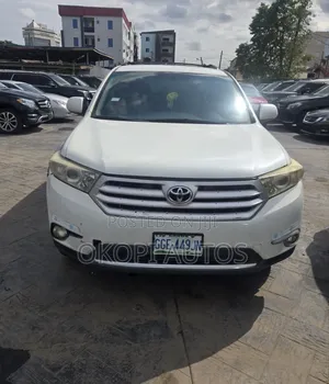 Toyota Highlander Limited 2011 White
