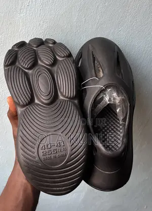 Quality Unisex Crocs