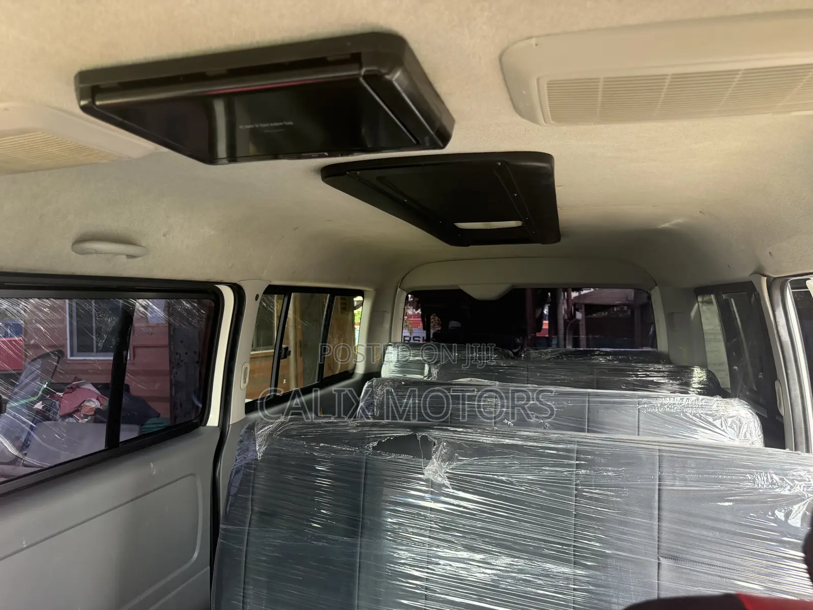 Toyota HiAce 2014 White