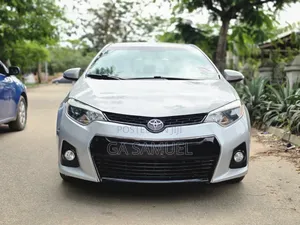 Toyota Corolla S 4dr Sedan (1.8L 4cyl CVT) 2015 Silver