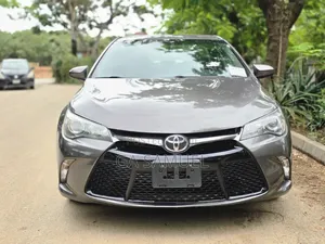 Toyota Camry SE 4dr Sedan (2.5L 4cyl 6A) 2016 Gray
