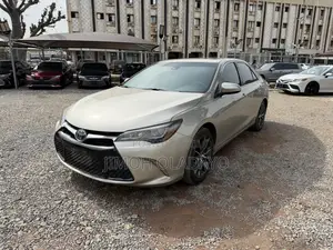 Toyota Camry XSE V6 4dr Sedan (3.5L 6cyl 6A) 2016 Gold