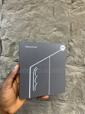 New Samsung Z 16 GB Black