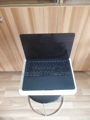 Laptop Apple MacBook Air 2024 M3 8GB Apple M3 SSD 256GB
