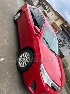 Toyota Camry SE 4dr Sedan (2.5L 4cyl 6A) 2013 Red