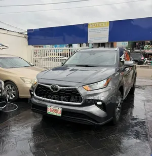 Toyota Highlander XLE AWD 2020 Gray