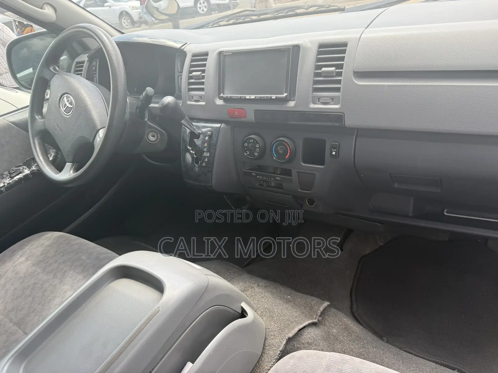 Toyota HiAce 2014 Grey