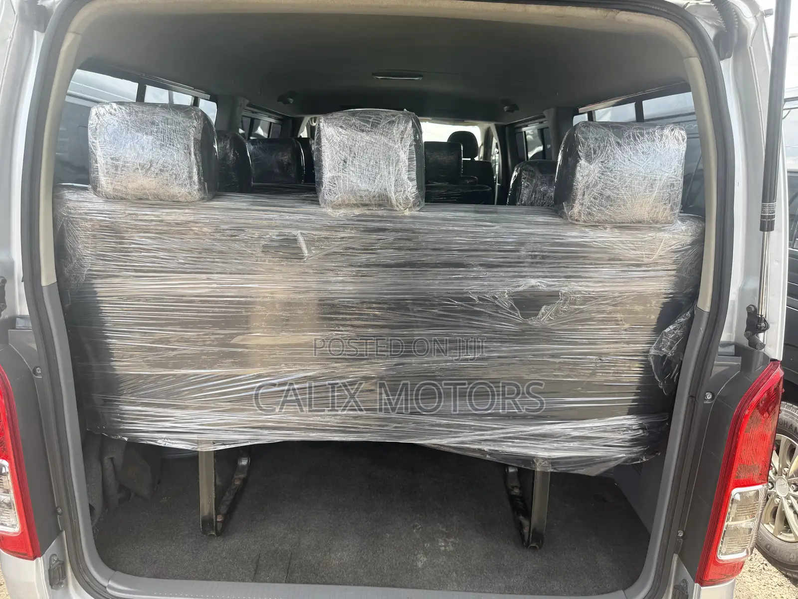 Toyota HiAce 2014 Grey