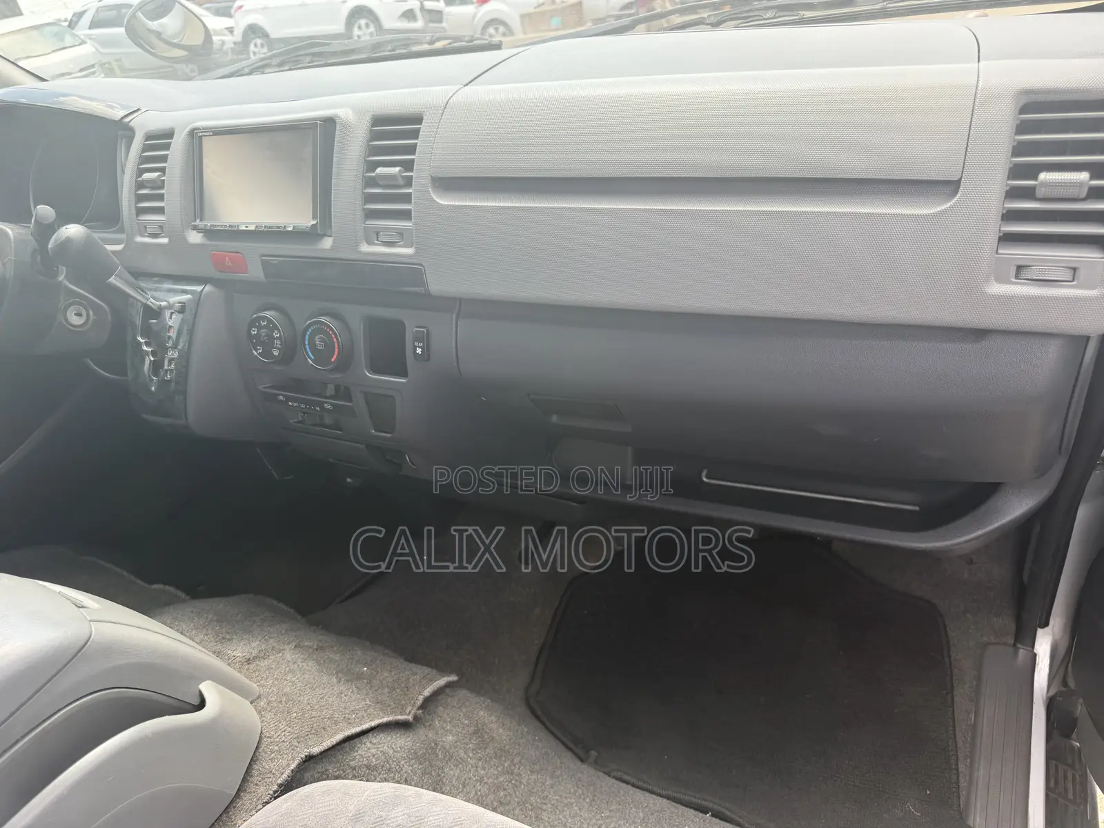 Toyota HiAce 2014 Grey