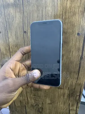 Apple iPhone XR 64 GB White