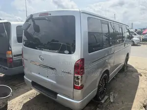 Toyota HiAce 2013 Silver