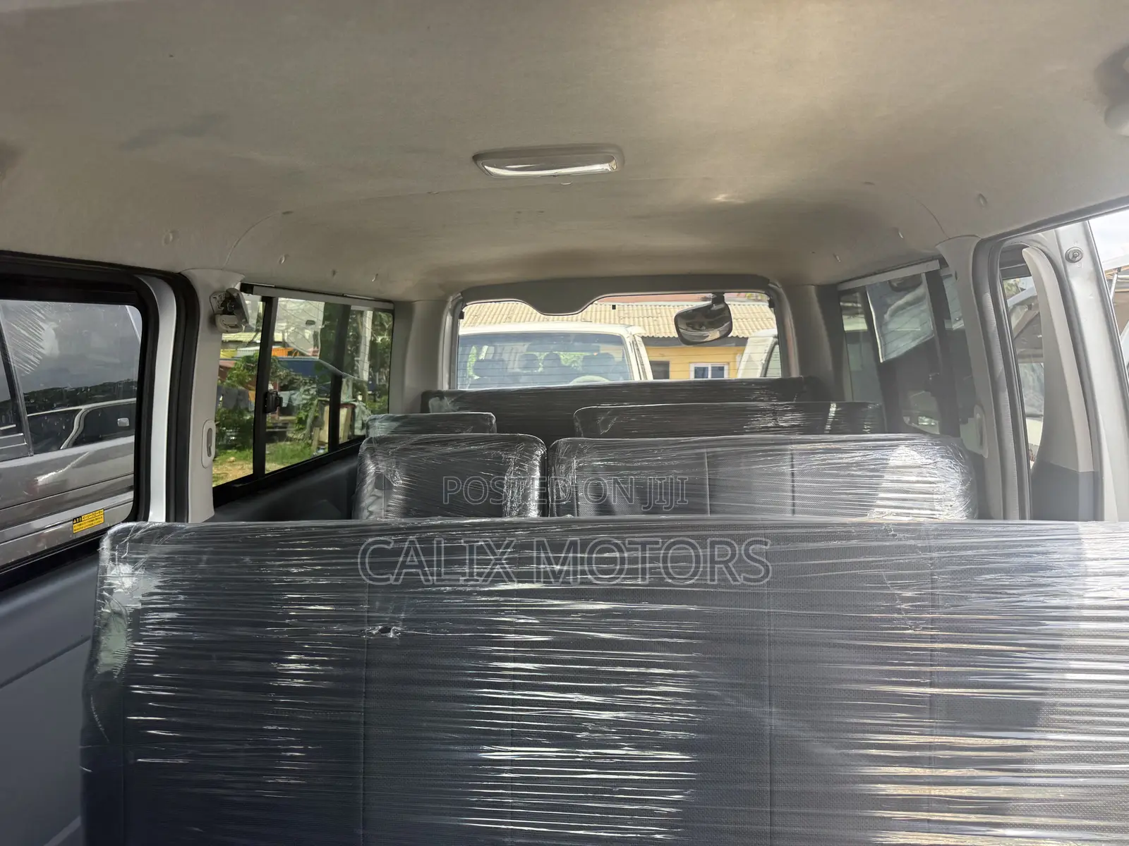 Toyota HiAce 2013 Silver