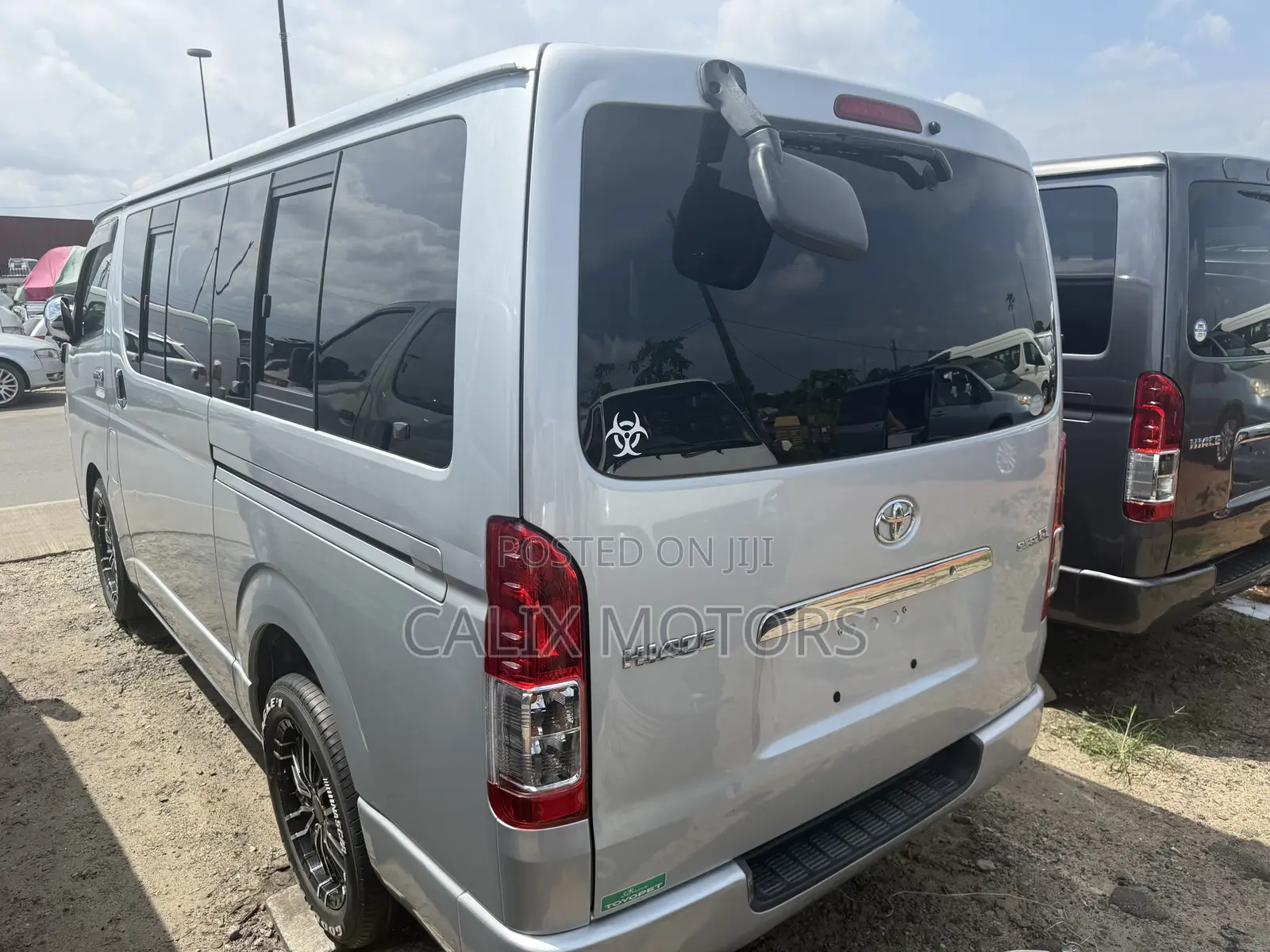 Toyota HiAce 2013 Silver