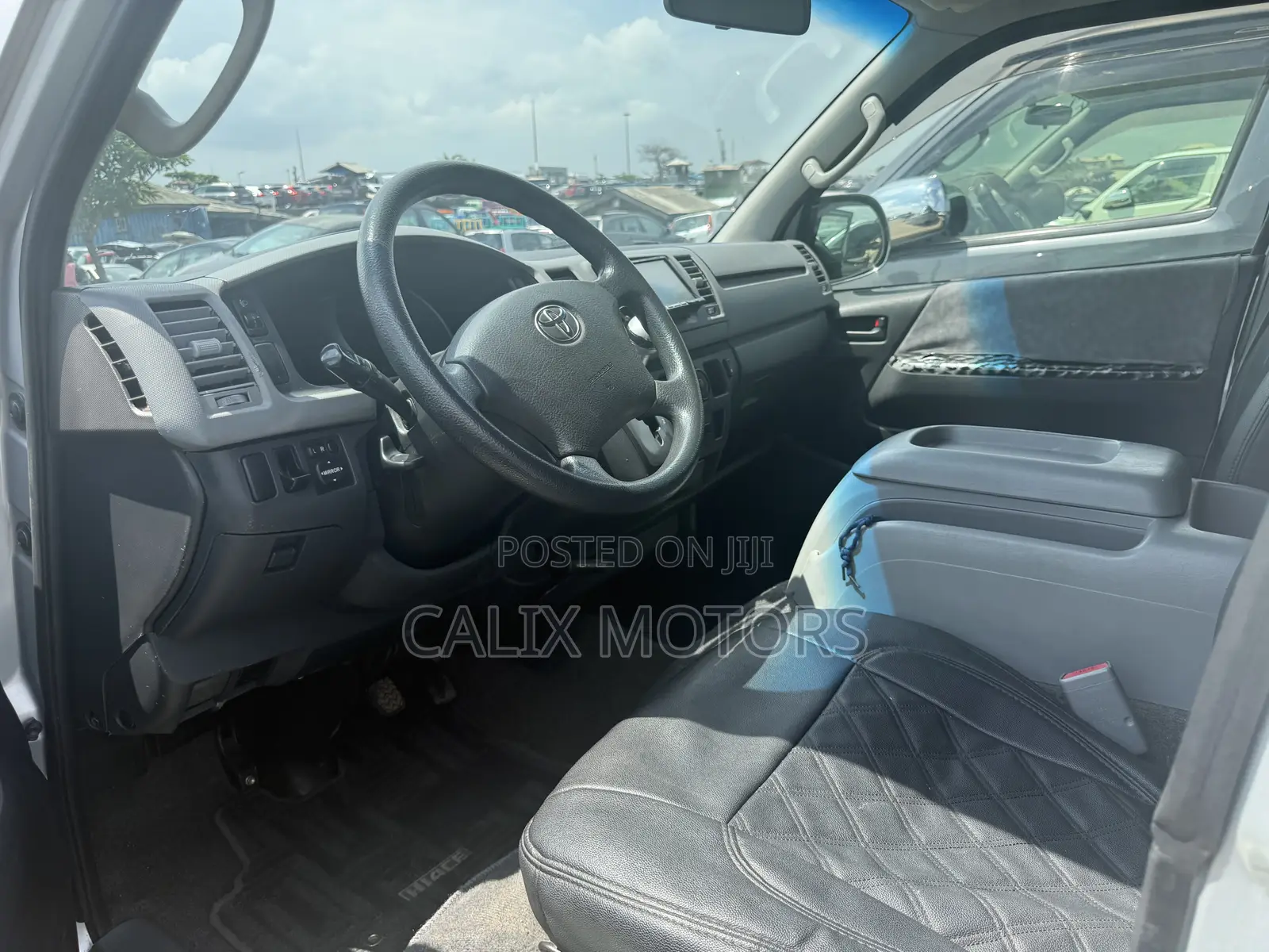 Toyota HiAce 2013 Silver