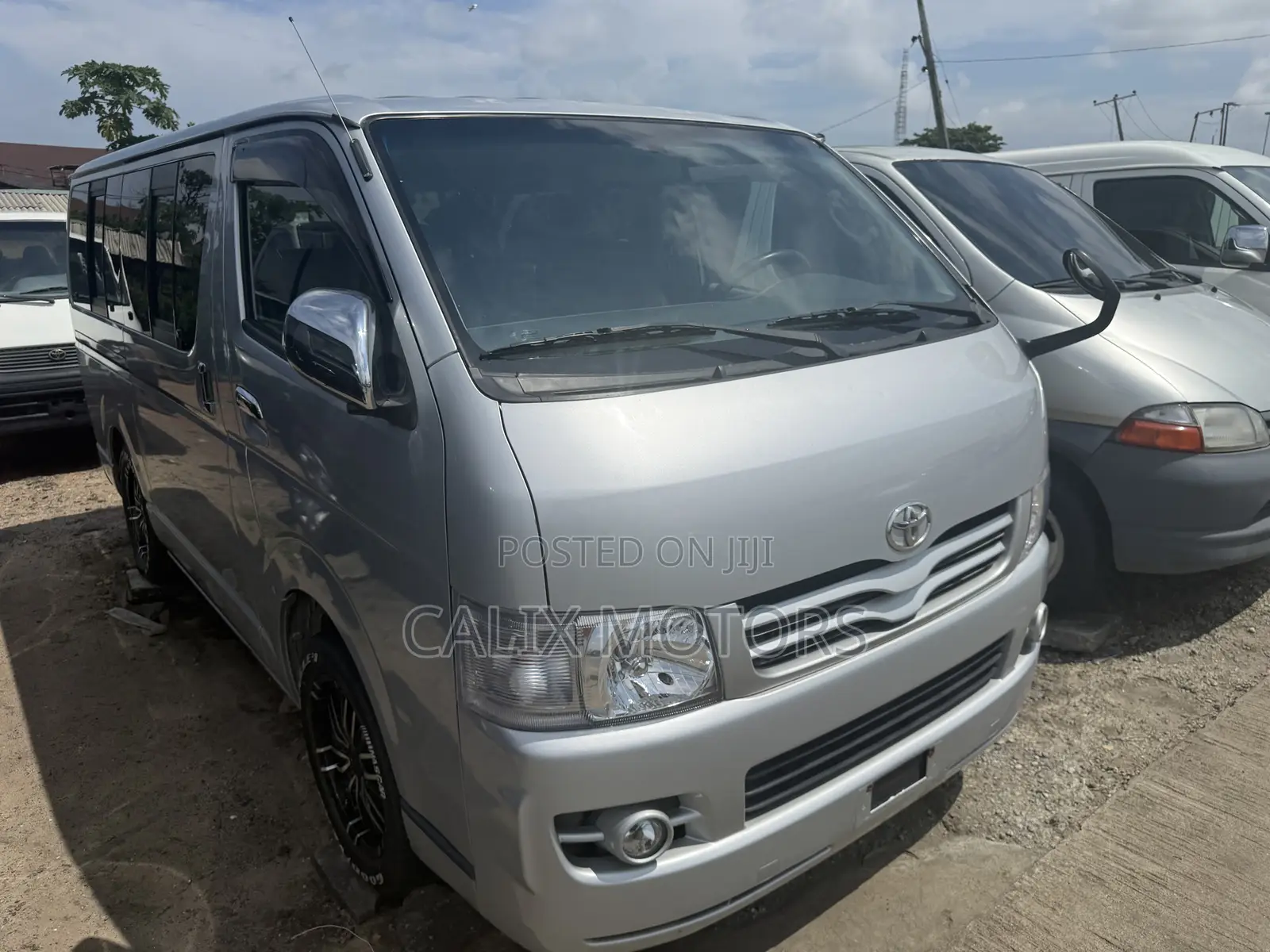 Toyota HiAce 2013 Silver