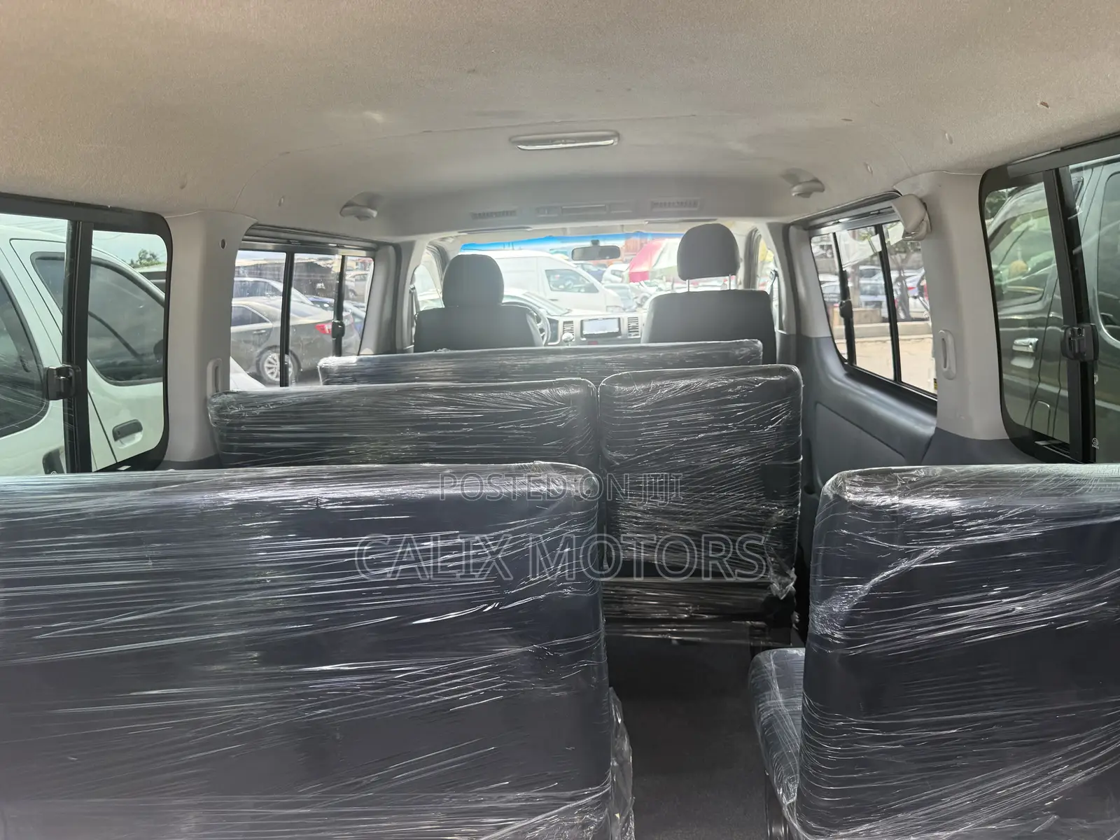 Toyota HiAce 2013 Silver