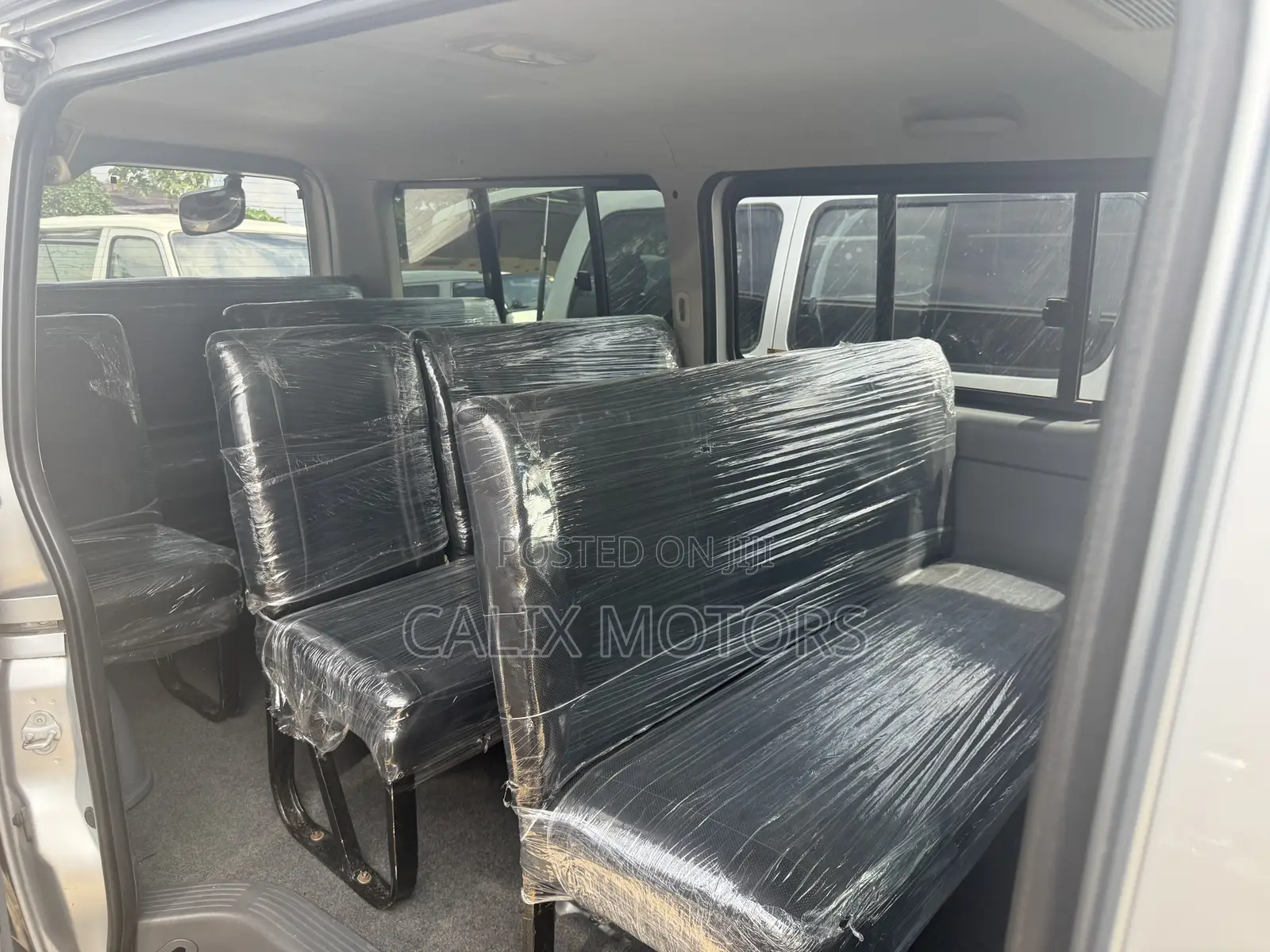 Toyota HiAce 2013 Silver