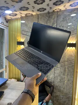 Laptop HP 255 G8 8GB AMD Ryzen 5 SSD 256GB
