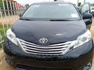 Toyota Sienna 2017 Black