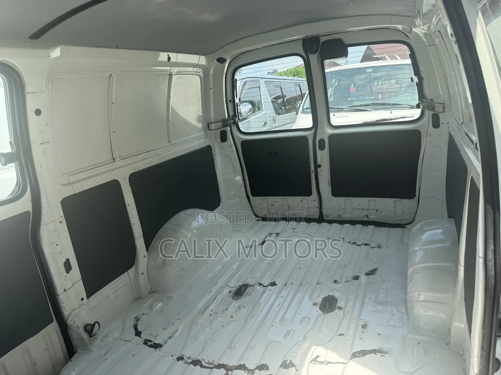 Toyota HiAce 2008 White