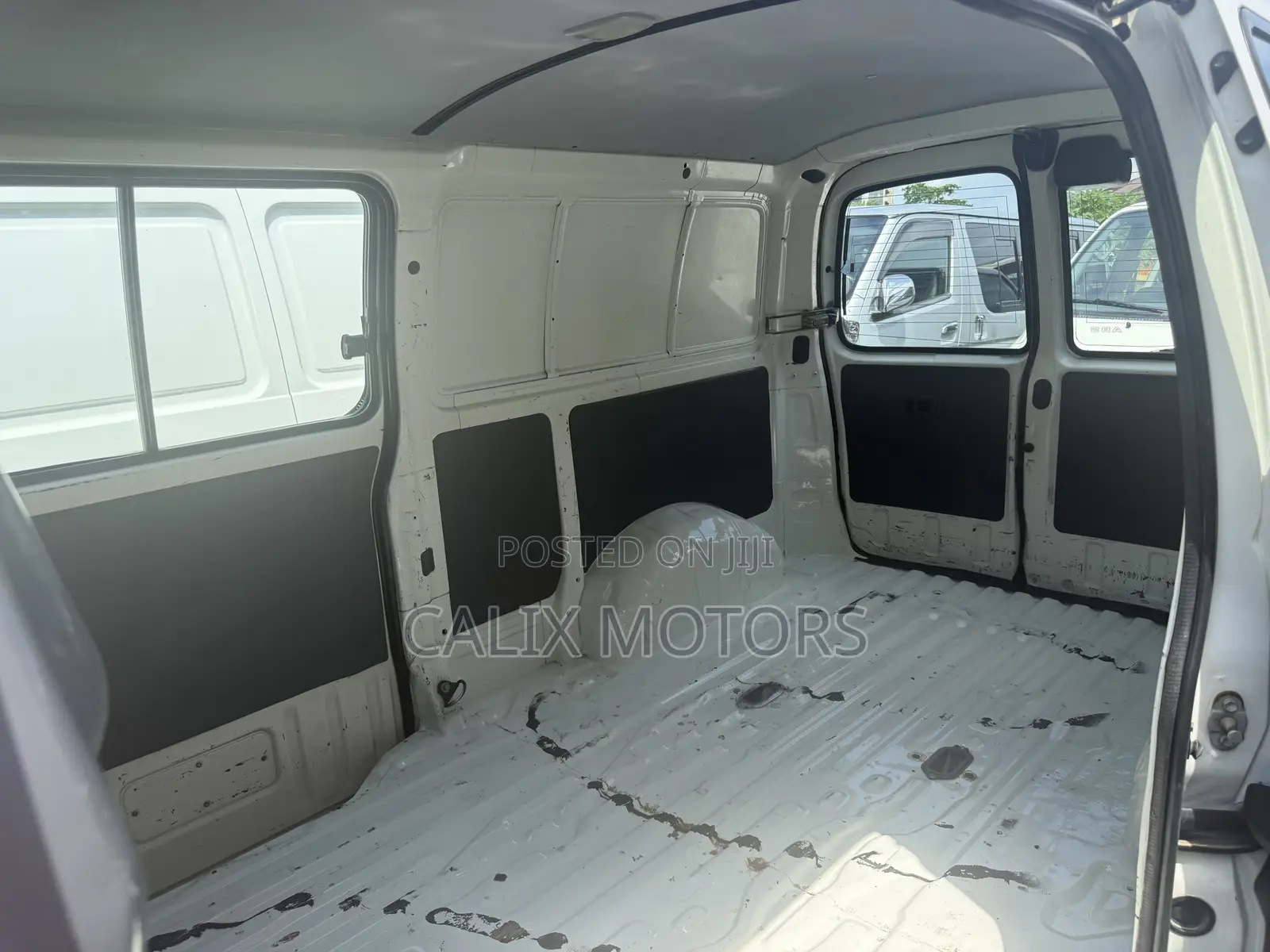 Toyota HiAce 2008 White