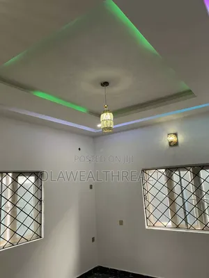 3bdrm Bungalow in Adeoje Estate, Akala Express for rent