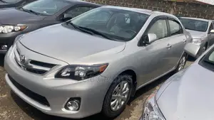 Toyota Corolla LE 4dr Sedan (1.8L 4cyl 4A) 2010 Silver