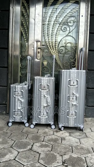 Durable 3pcs Spinner Wheel Luggage Available in Ikeja