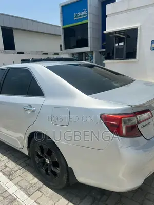 Toyota Camry 2014 Silver