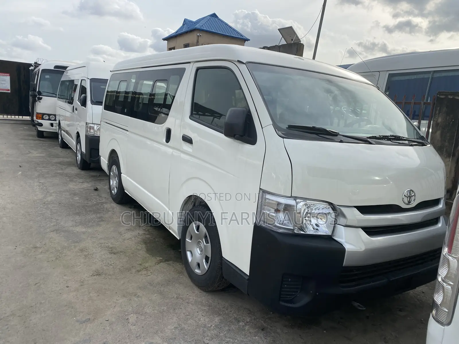 Toyota HiAce 2015 White