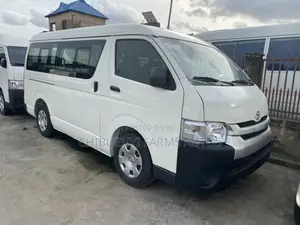 Toyota HiAce 2015 White