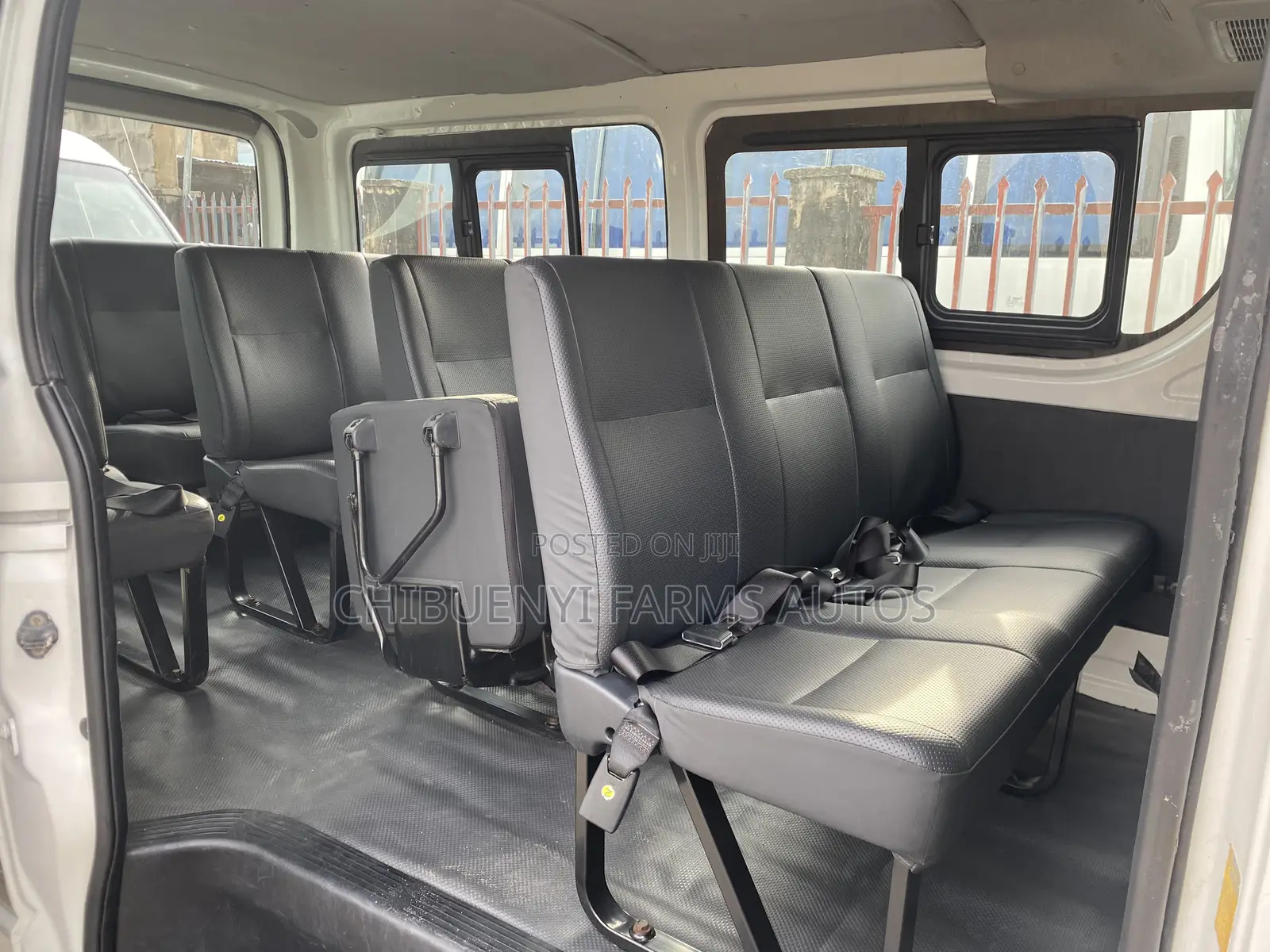 Toyota HiAce 2015 White