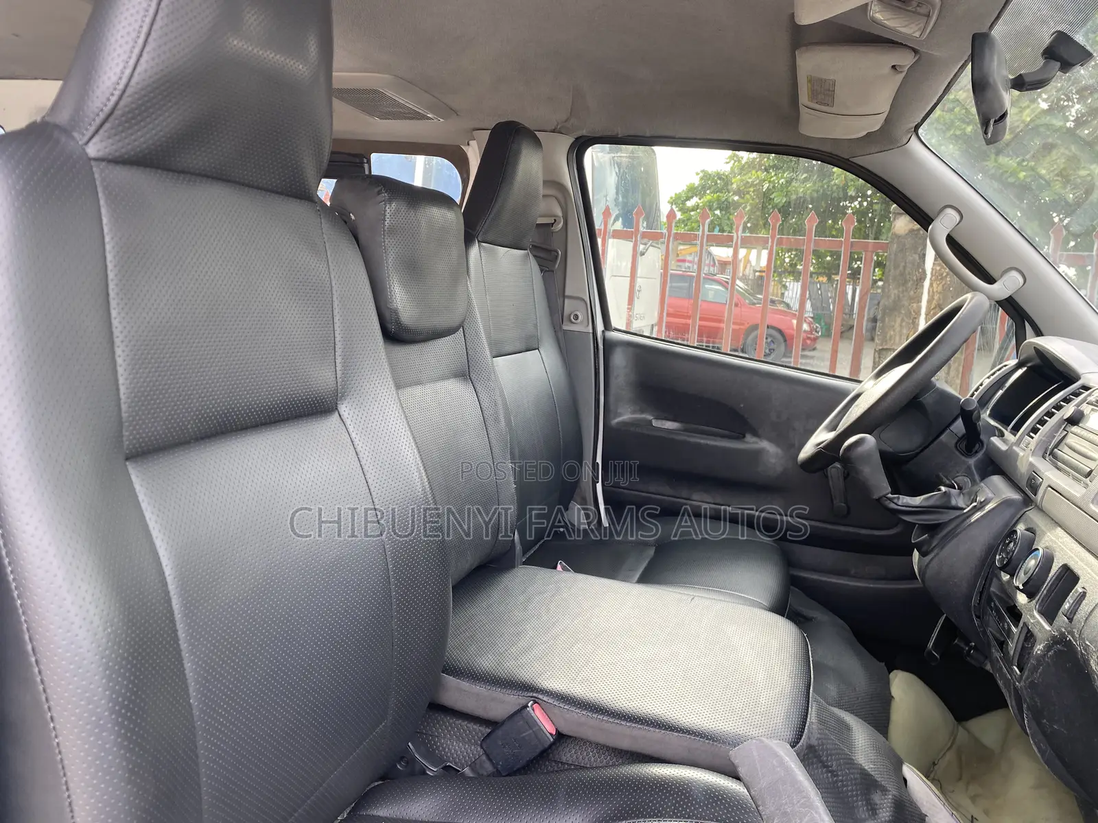Toyota HiAce 2015 White
