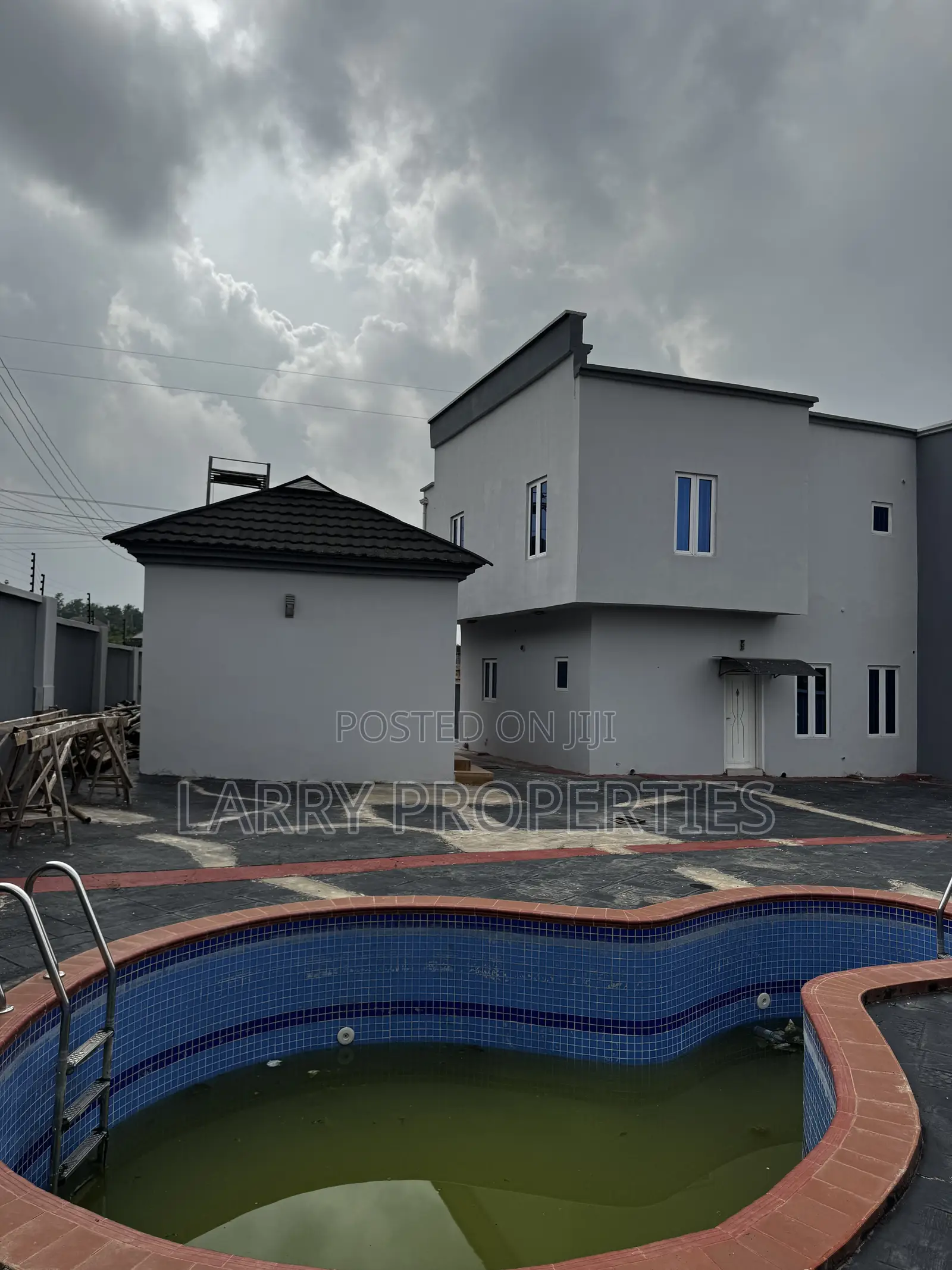 Luxury 4 Bedroom Fully Detached Duplex