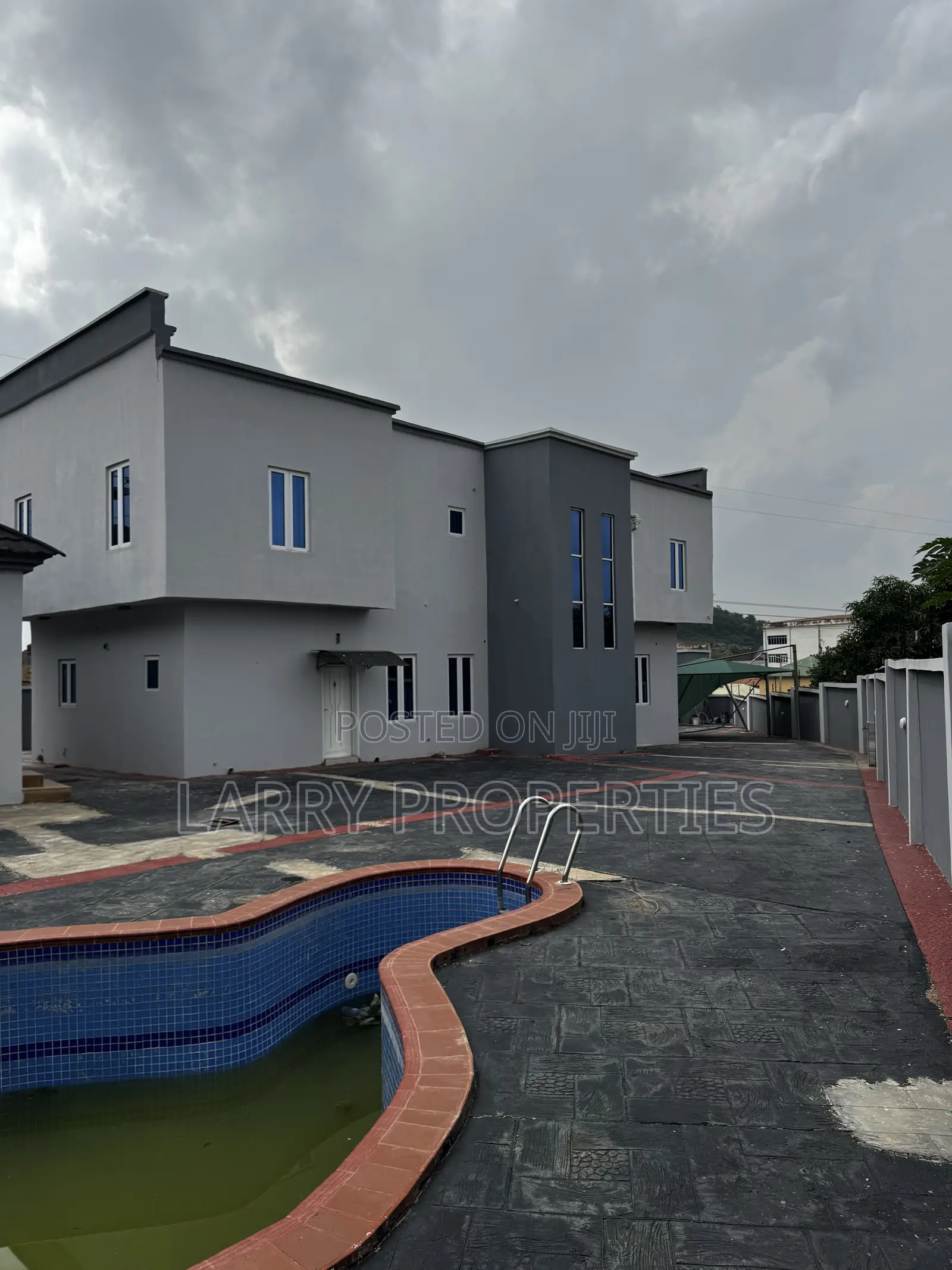 Luxury 4 Bedroom Fully Detached Duplex